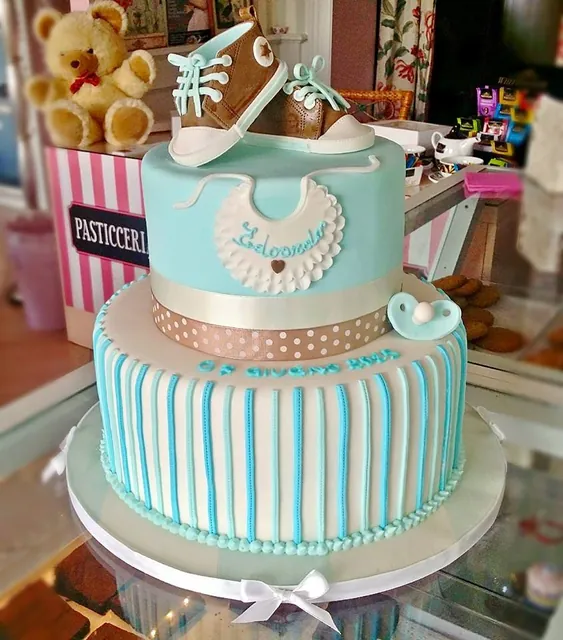 La torta con le scarpine vista da un altro lato