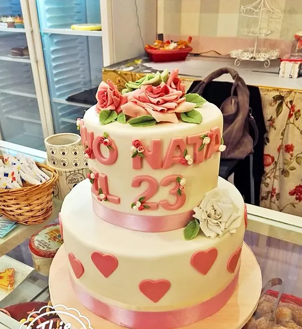 La torta dei cuori vista intera